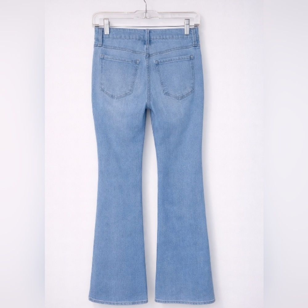 Old Navy Wow Flare Jeans Size 2 Light Wash Mid Rise Bootcut Stretch Denim - Picture 3 of 3